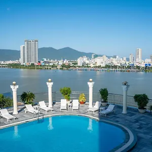 4* Hotel Senriver